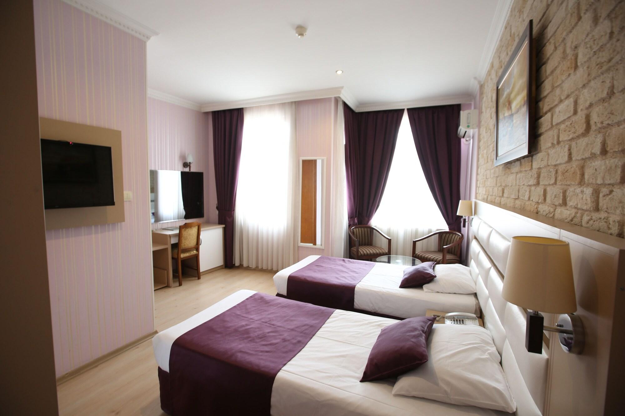 Nil Hotel Istanbul Bagian luar foto