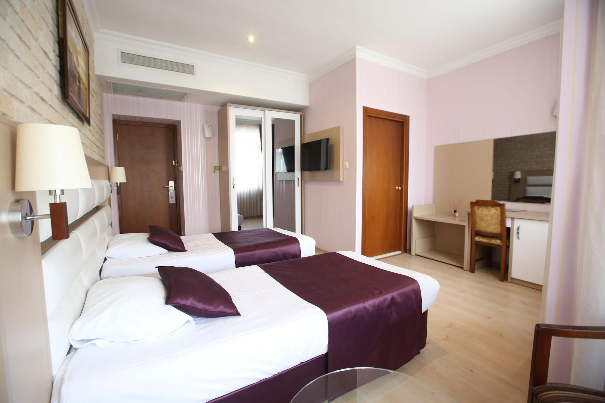 Nil Hotel Istanbul Bagian luar foto