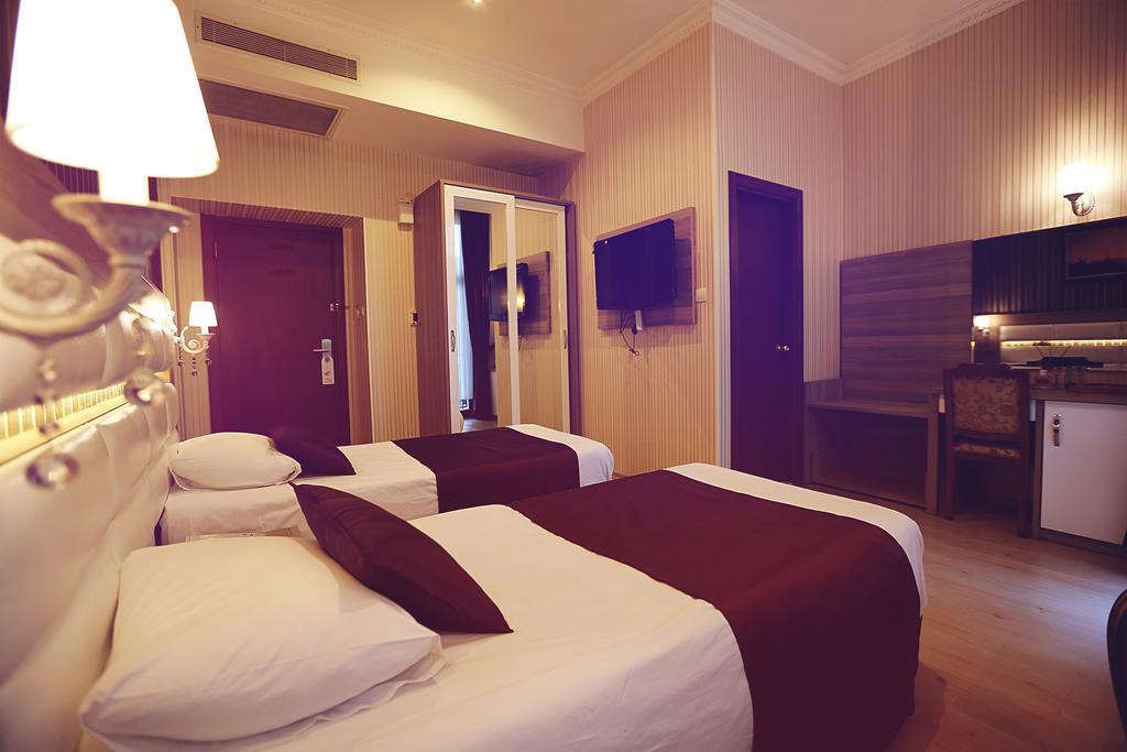 Nil Hotel Istanbul Bagian luar foto