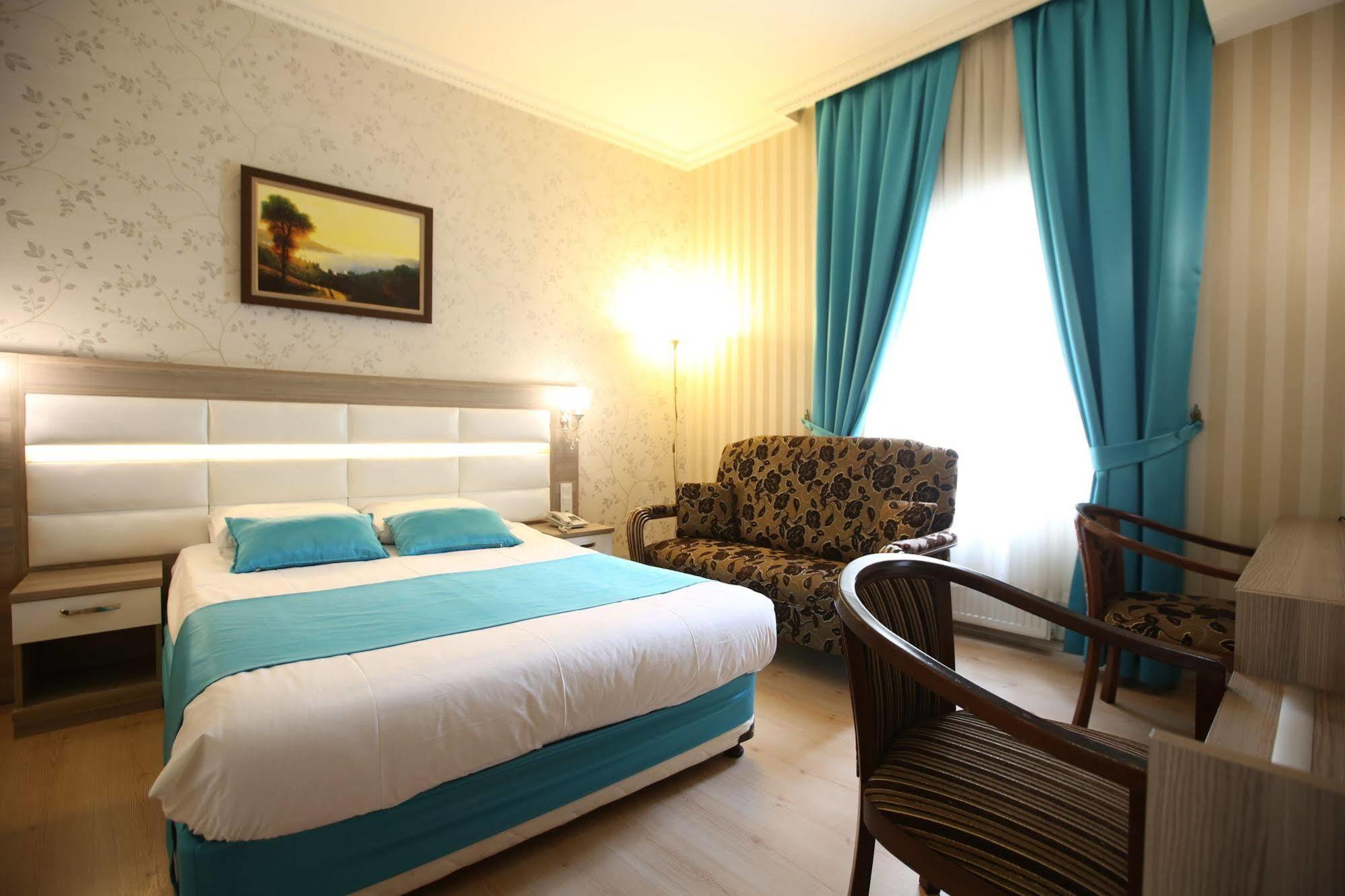 Nil Hotel Istanbul Bagian luar foto