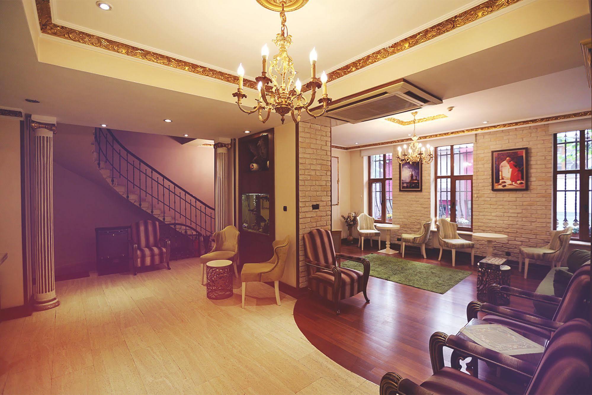 Nil Hotel Istanbul Bagian luar foto