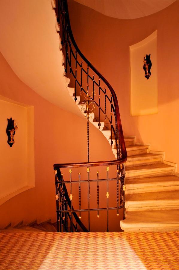 Nil Hotel Istanbul Bagian luar foto